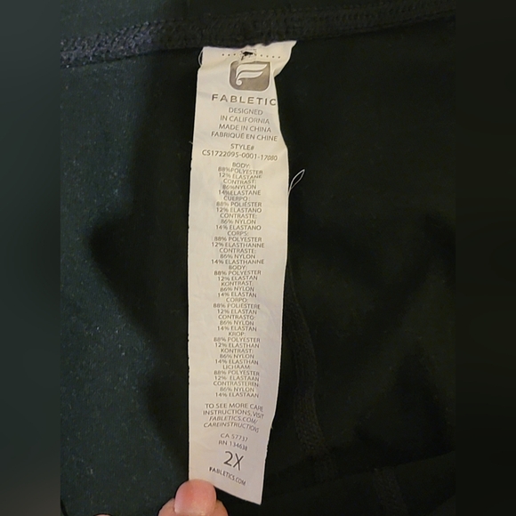 Fabletics Powerhold Leggings, black with gun metal accent, size 2X - Picture 4 of 4
